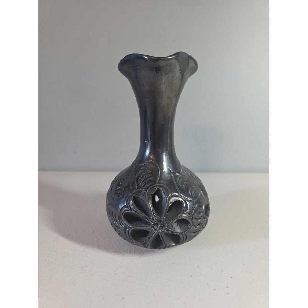 Vtg Doña Rosa Signed Oaxaca Black Clay Pottery Carved Cutout Vase Barro Negro
